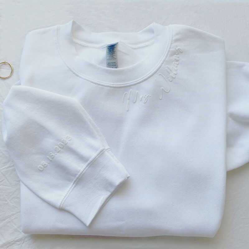 Sweatshirt personnalisé imprimé nom avec date à l'encolure Design élégant Cadeau pour amoureux