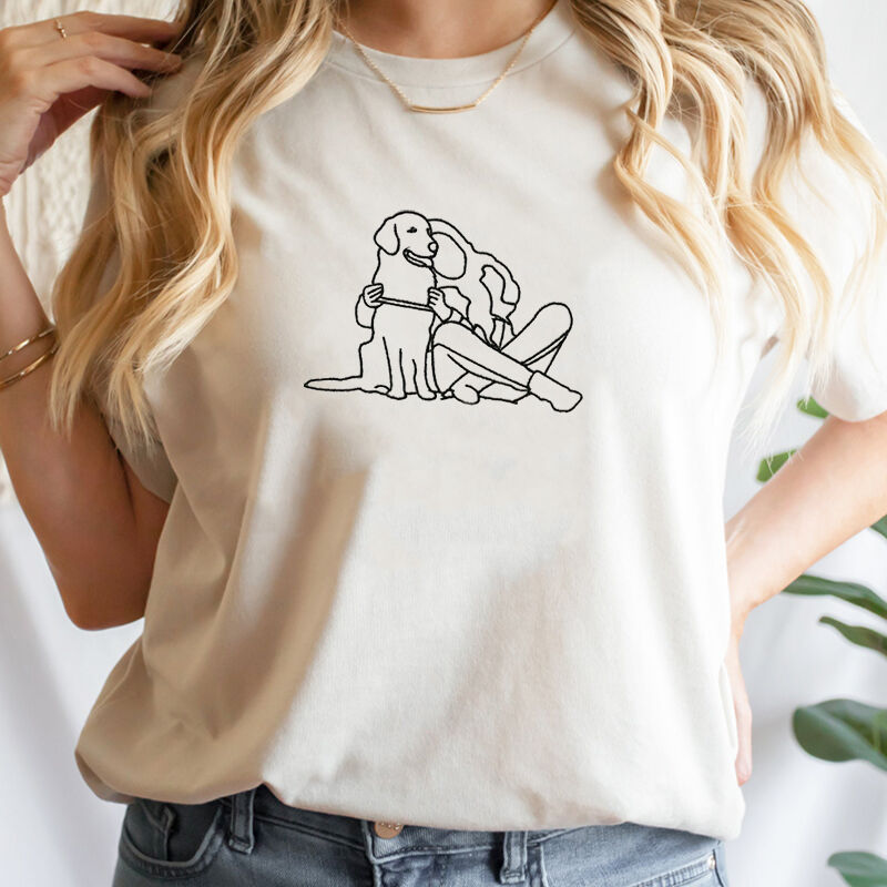 Camiseta personalizada bordada con dibujo lineal de mascota y personas para mujer