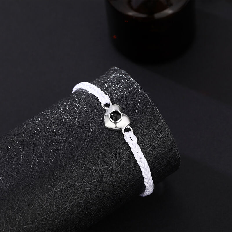 Personligt armband med projicerad bild och hjärtformad berlock Romantisk julklapp till henne