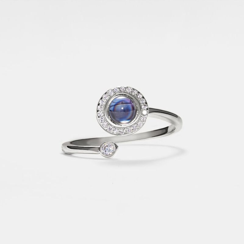 Ring med personlig fotoprojektion och diamanter Unik julklapp till henne