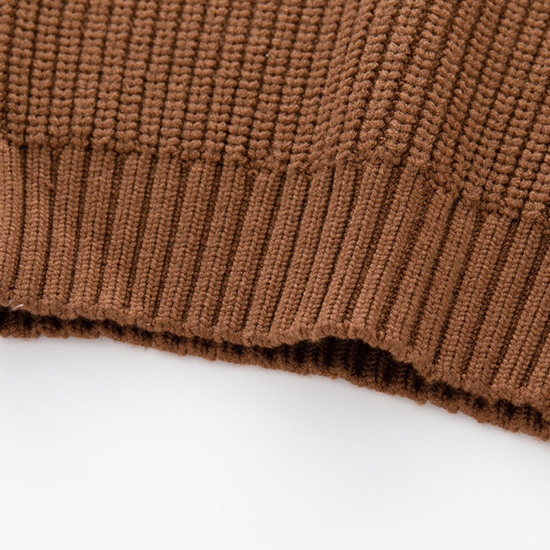 Suéter hecho a mano personalizado con nombre con texto de color aleatorio en forma de sol para niños
