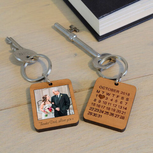 Porte-clés en bois personnalisé avec photo et date d'anniversaire