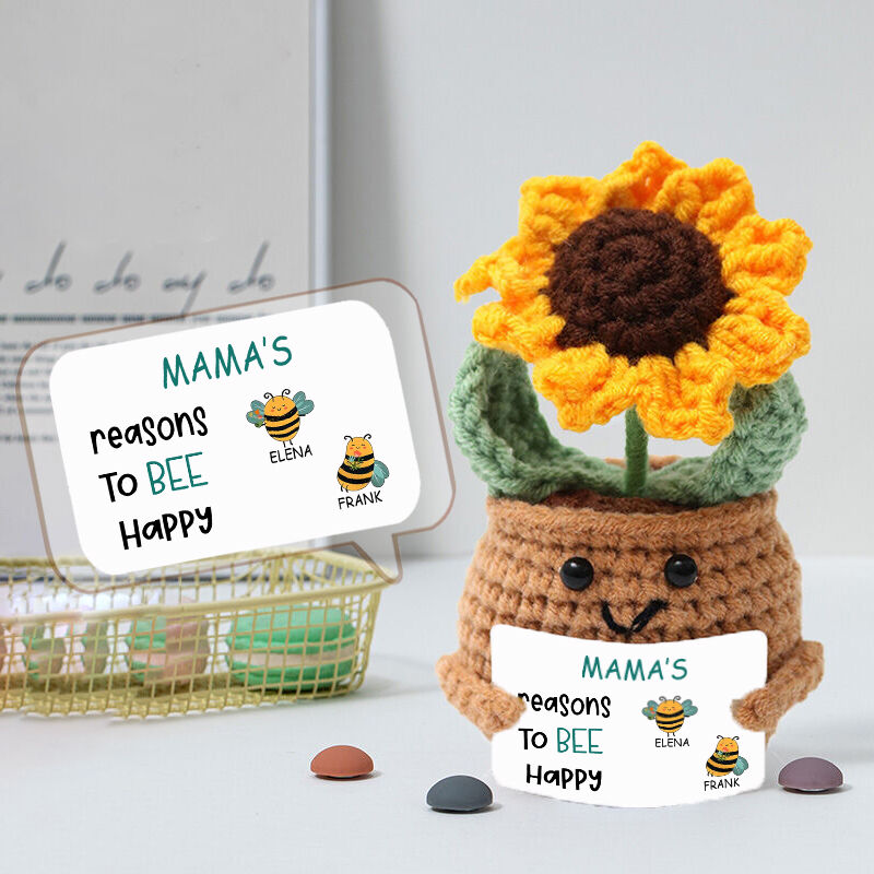 Muñeca de crochet personalizada hecha a mano con tarjeta de nombre personalizada y patrón de abeja. Regalo interesante para mamá.