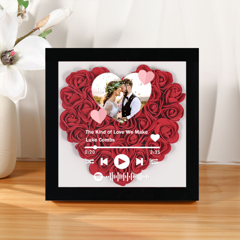 Scatola personalizzata con fiore di rosa con codice spotify regalo fotografico per l'anniversario