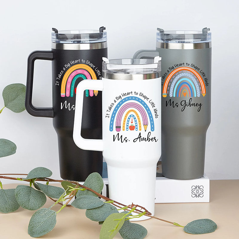 Gobelet personnalisé avec motif arc-en-ciel un cadeau coloré pour un enseignant
