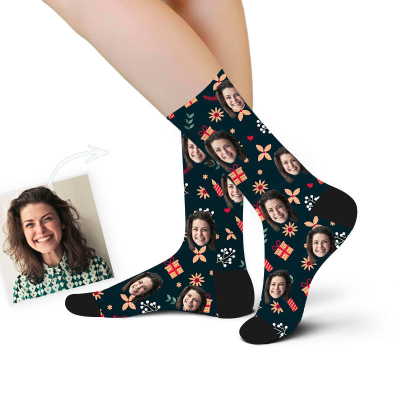 Chaussettes personnalisées avec photo du visage imprimées avec un cadeau de Noël et une fleur