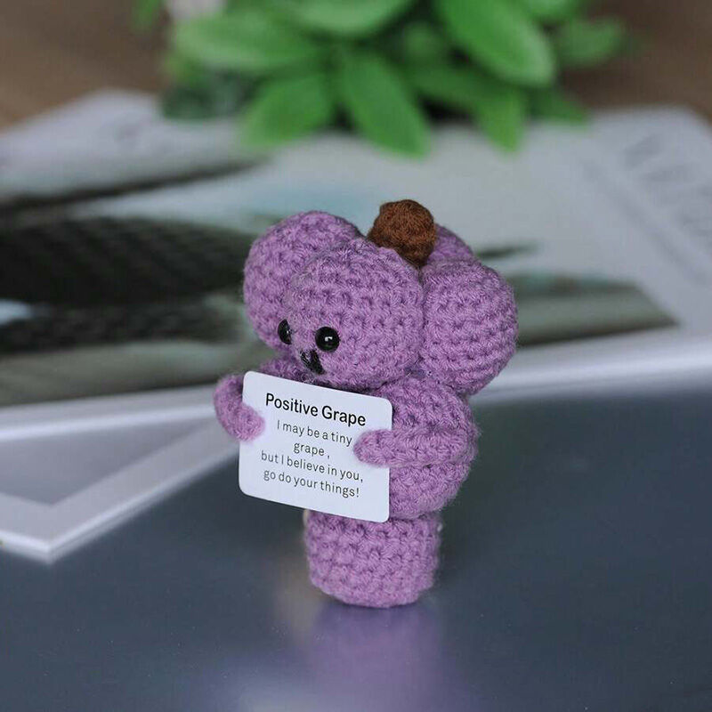 Muñeca de ganchillo con forma de uva, hecha a mano, regalo sencillo para niños