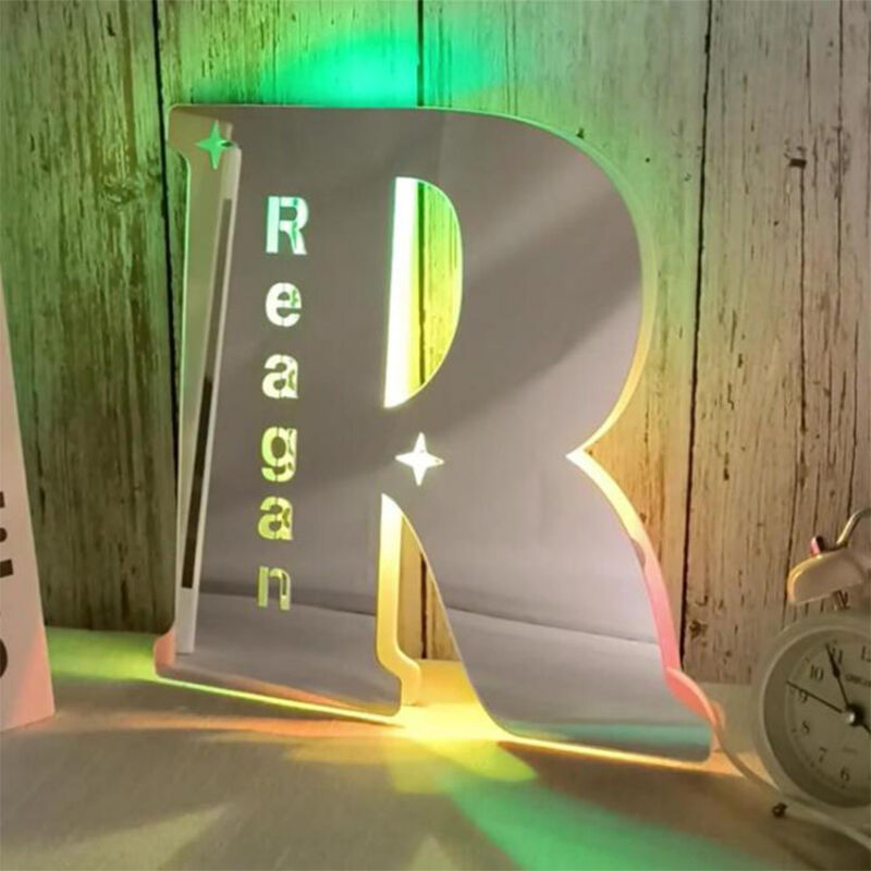 Lampa ze zwierciadłem dla litery personalizowana Zmodyfikowane imię Prosty prezent dla przyjaciół