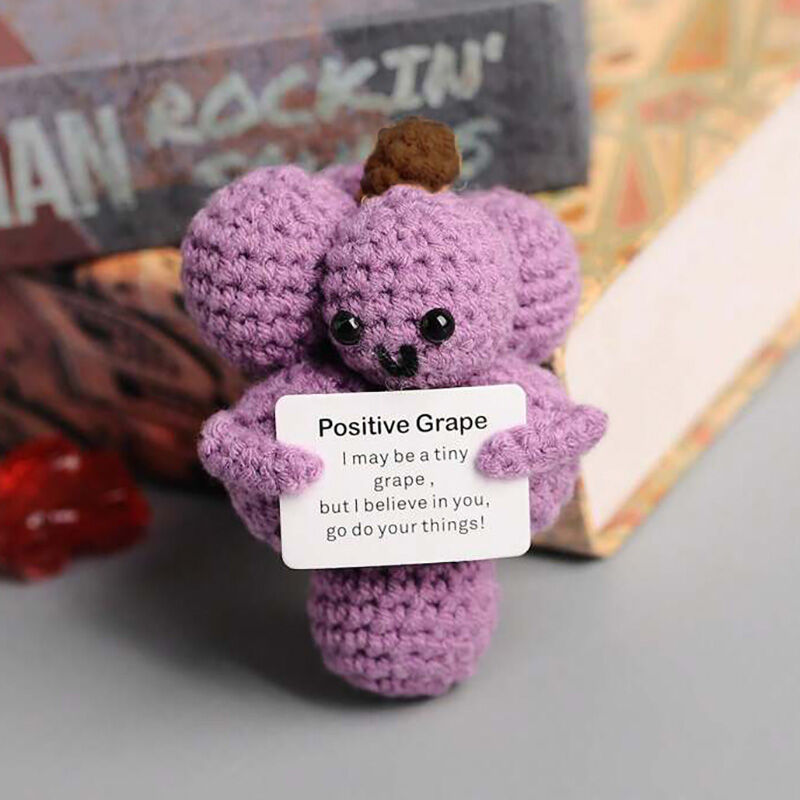 Muñeca de ganchillo con forma de uva, hecha a mano, regalo sencillo para niños