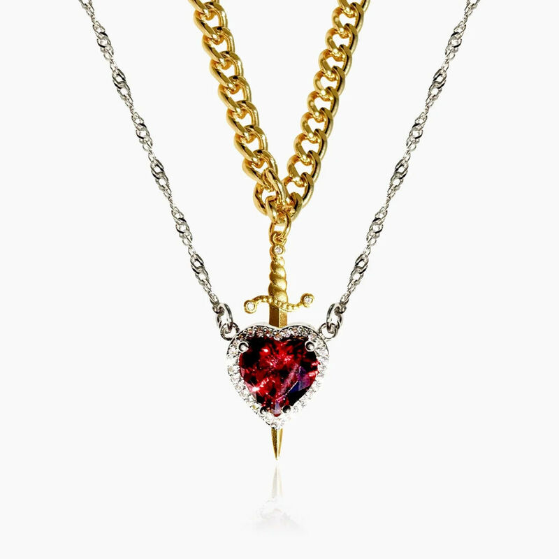 Ensemble de collier avec dagues en forme de cœur en cristal rouge Cadeau mignon pour la Saint-Valentin pour les couples