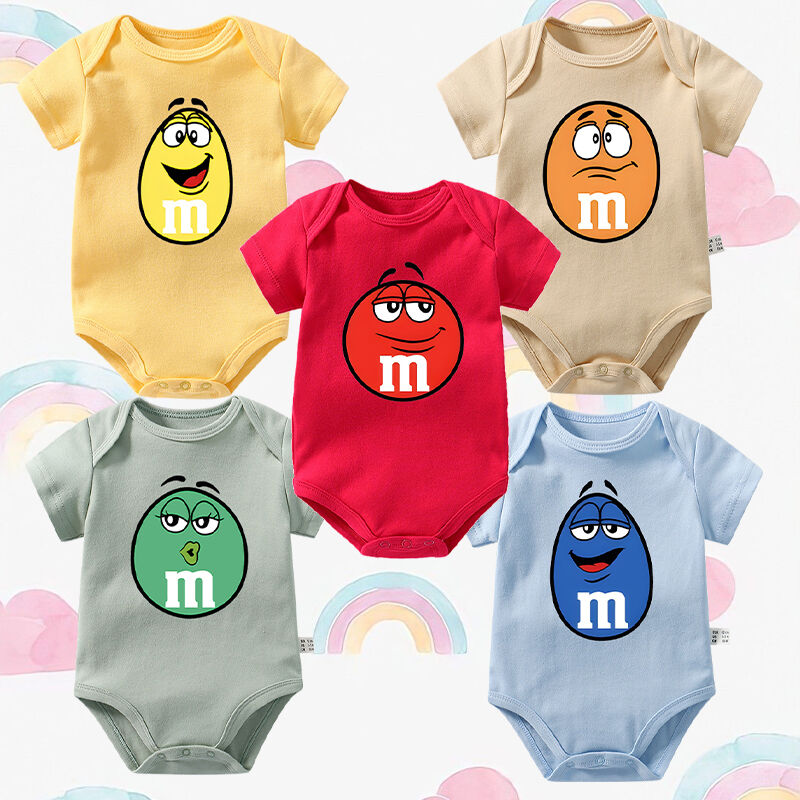 Gepersonaliseerd Baby Onesie Schattig M&M's Kleurrijk Patroon Ontwerp Grappig Baby Shower Cadeau voor Nieuwe Moeder