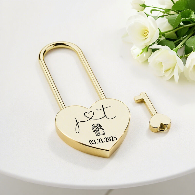 Cadenas en forme de cœur personnalisé avec initiales personnalisées et motif couple marié Cadeau de fiançailles unique pour les amoureux