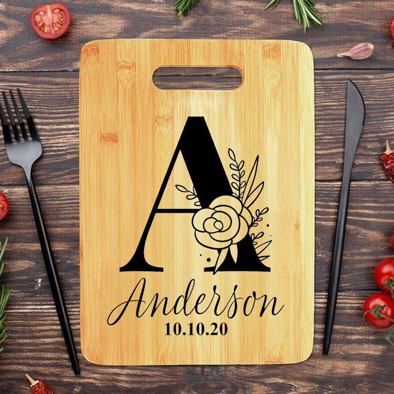 Tabla de quesos cuadrada con nombre personalizado y carta con flores hermoso regalo para mamá
