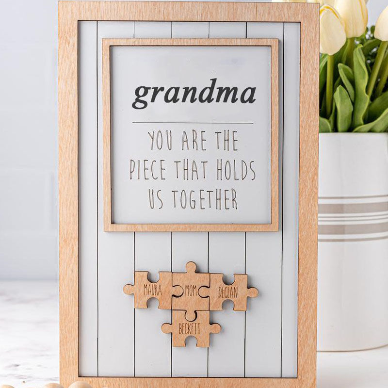 Cadre "Tu es la pièce qui nous maintient ensemble" Personnalisé Puzzles Pièces Nom Signe Cadeau pour grand-mère