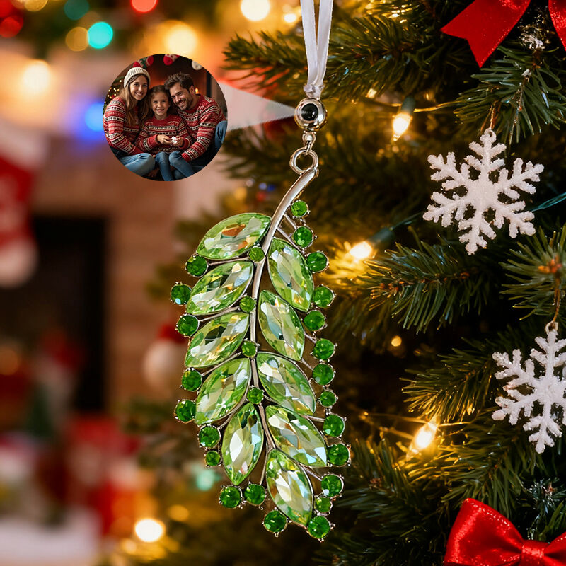 Personalisierter Weihnachtsanhänger mit Foto Projektion in Blattform mit Diamanten ein warmes Geschenk zu Weihnachten