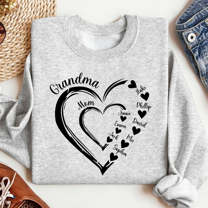 Personalisiertes Sweatshirt Oma und Mama Herzschleife Design Sinnvolles Geschenk zum Muttertag