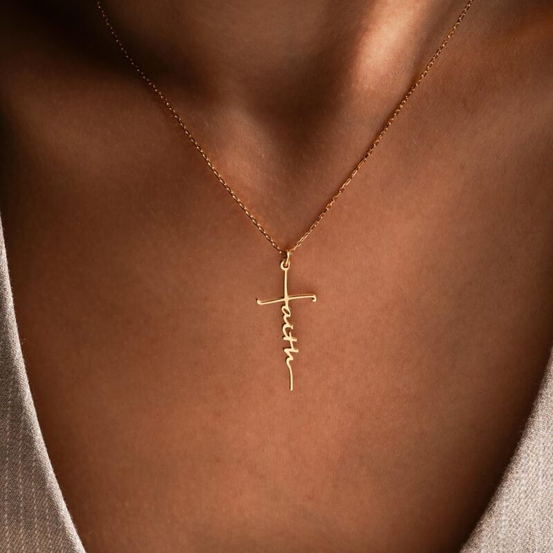 Collier personnalisé avec prénom et croix Cadeau pour la famille