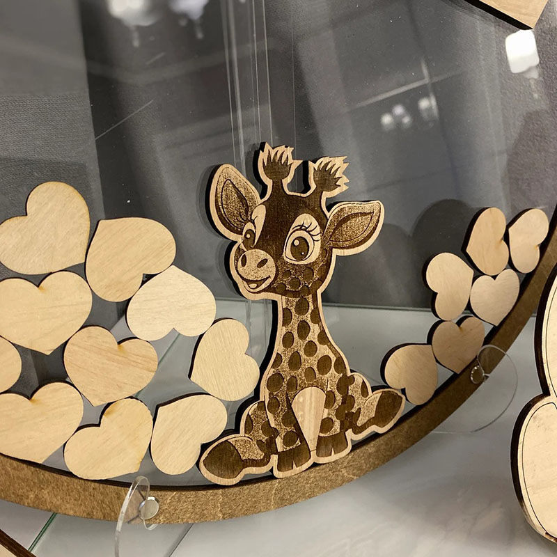 Personalisiertes Giraffe Holz Acryl Gästebuch mit Einlagen Box