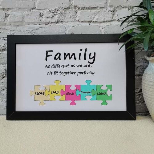 Marco personalizado de nombre horizontal de rompecabezas colores para familia
