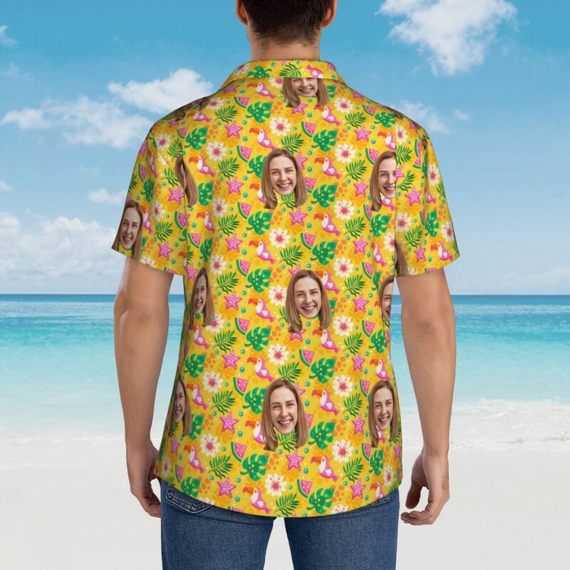 Camicia hawaiana personalizzata a maniche corte gialla per gli amanti della spiaggia