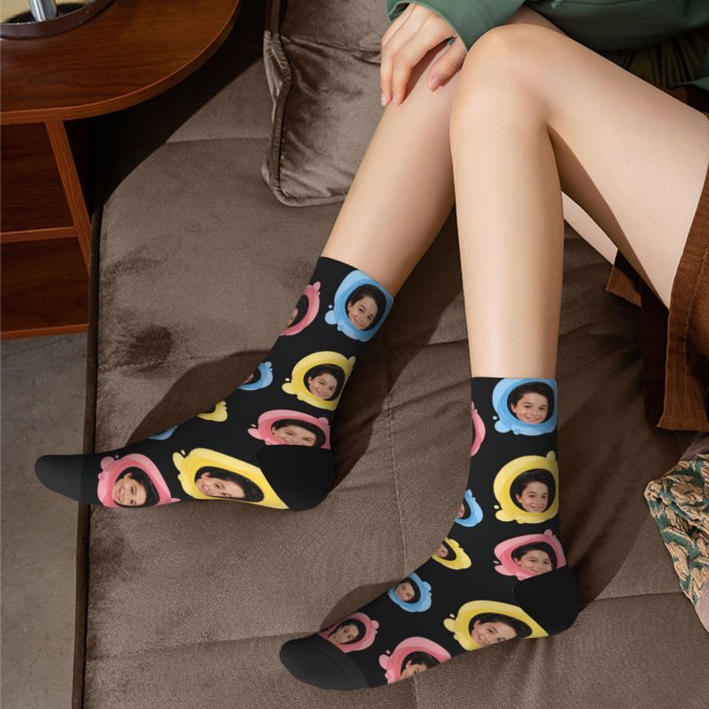 Gepersonaliseerde sokken met gezicht en foto's in een kleurrijke cirkel cadeau voor papa
