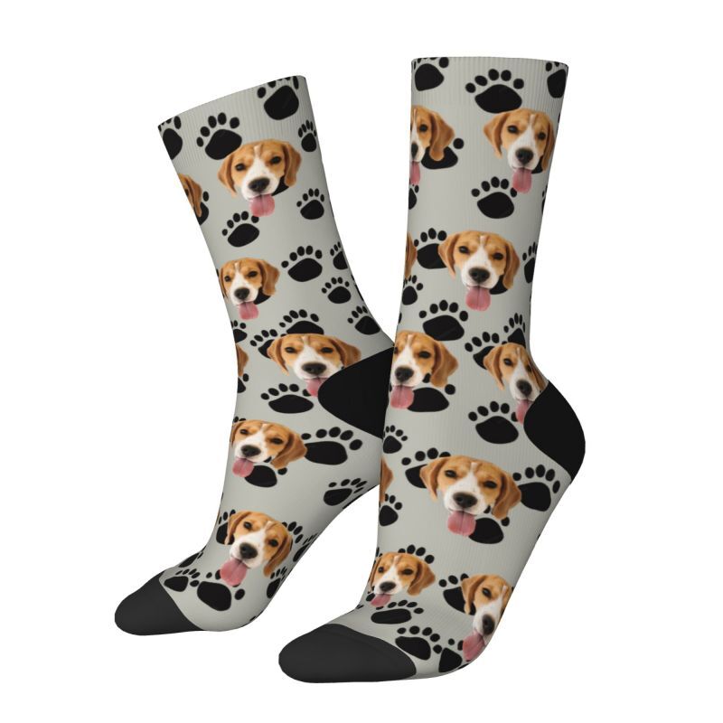 Gepersonaliseerde sokken met foto van huisdier en zwarte hondenpootafdrukken