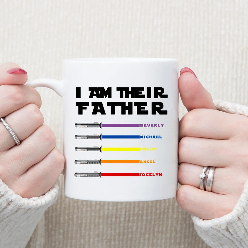 Personalisierte Tasse mit individuellem Namen Farbiges Lichtschwertmuster für den lieben Vater