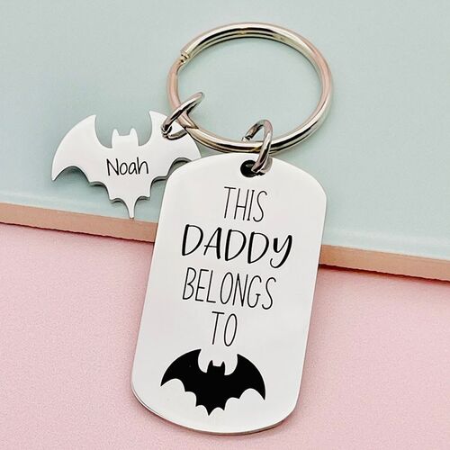 Portachiavi con nome personalizzato con motivo a pipistrello Regalo cool per il padre