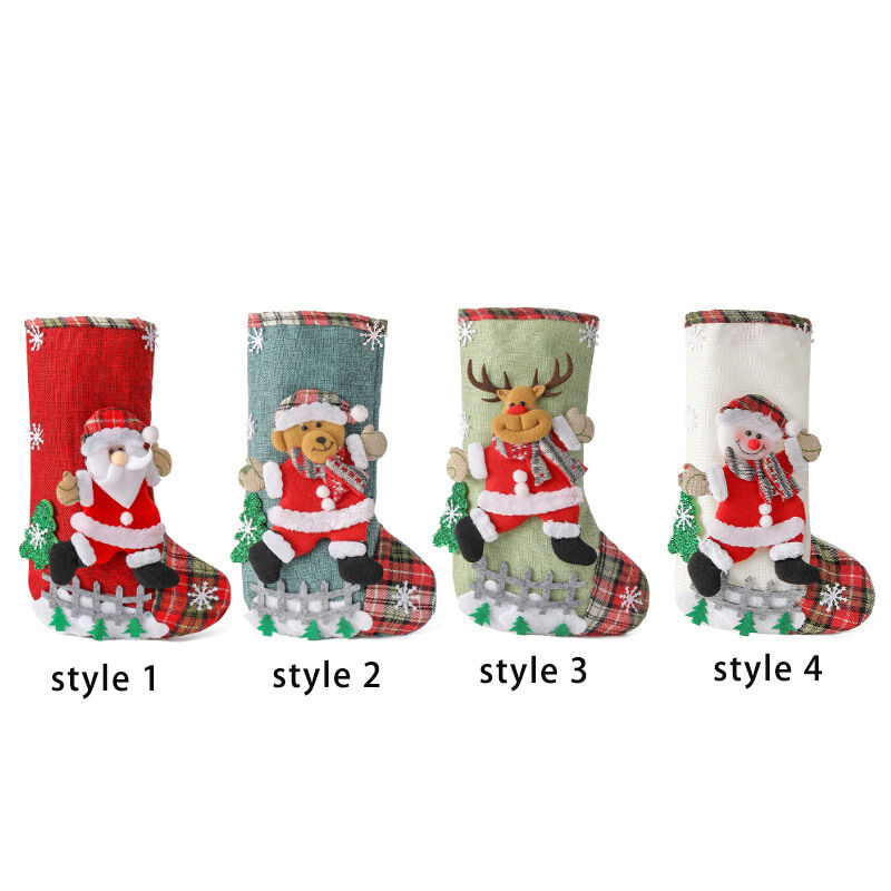 Calcetines de Navidad con diseño de ciervo y muñeco de nieve con nombres de regalos navideños para familia